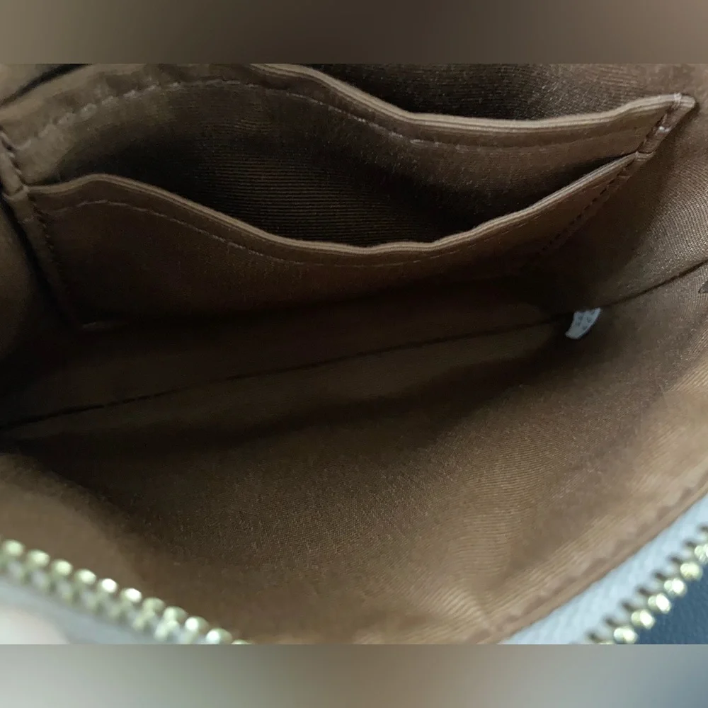 Corner Zip Wristlet In Signature Canvas - Picture 4 of 6